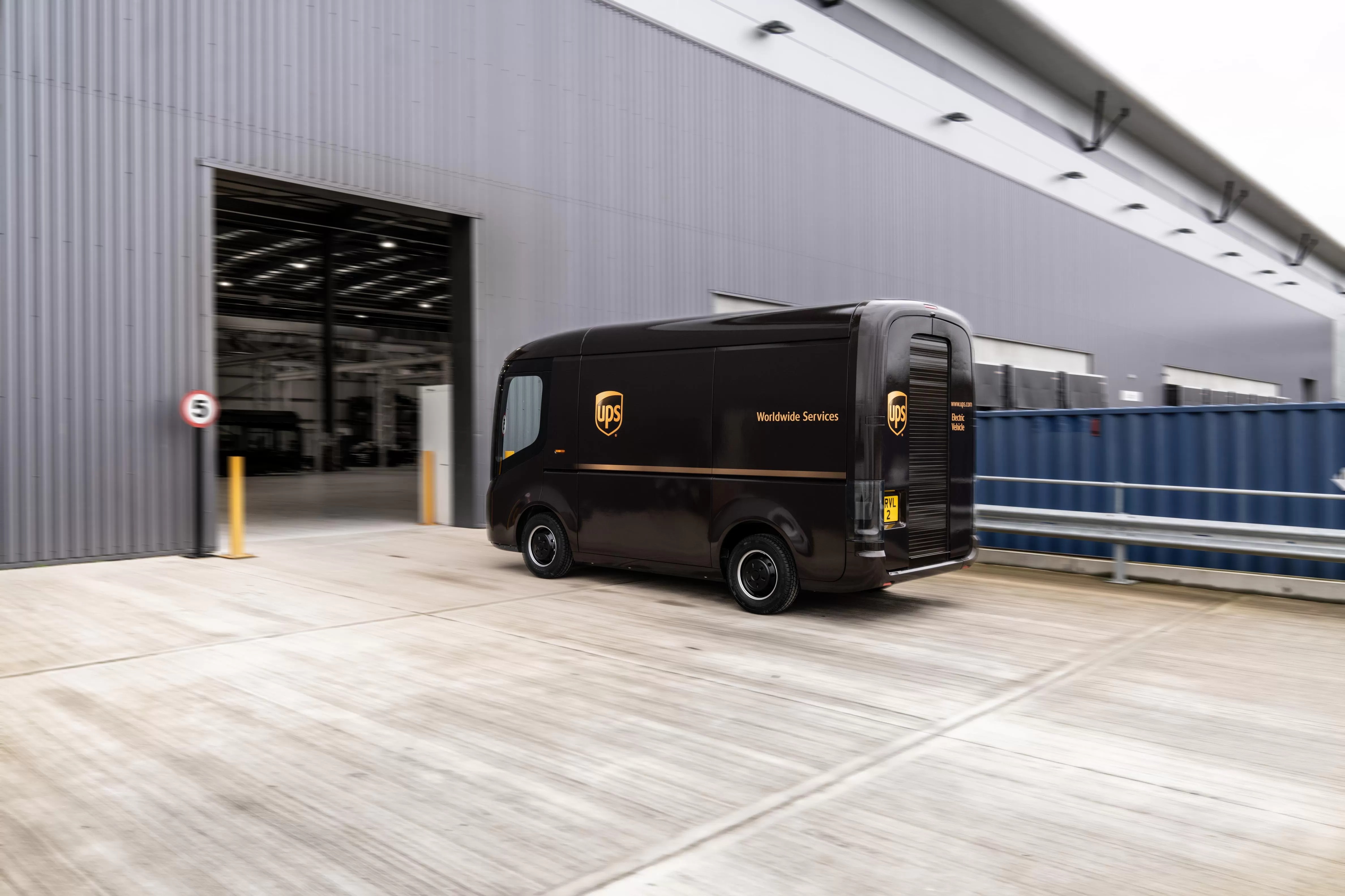 UPS a comandat 10.000 de vehicule electrice Arrival Generation 2 4 ups vehicul electric1