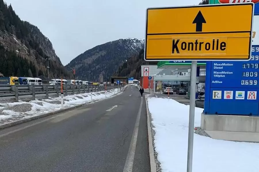 Autoritățile din Tirol au ridicat restricțiile de circulație și în pasul Brenneer 3 controale tirol brenner