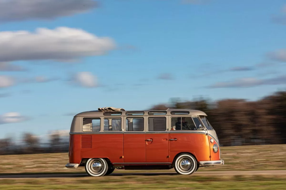 Volkswagen a transformat un Transporter T1 Samba Bus într-un vehicul electric 5 e BULLI VWN 003