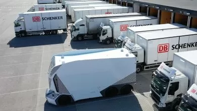 Einride a arătat cum un singur teleoperator gestionează mai multor camioane autonome