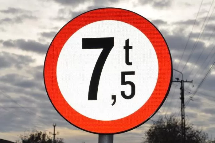 Se menține măsura ridicării restricțiilor de tonaj pentru camioane pe DN1 1 Se menține măsura ridicării restricțiilor de tonaj pentru camioane pe DN1