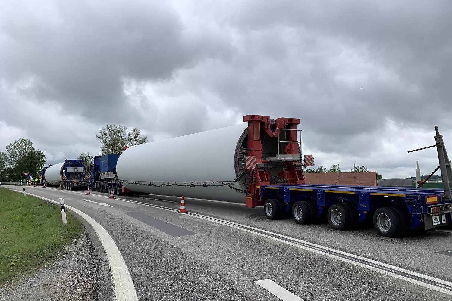 Convoi agabaritic din Polonia blocat din cauza planului de transport întocmit greșit 3 img 094103