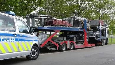 Un transportor auto "cu de toate", oprit din circulație în Germania