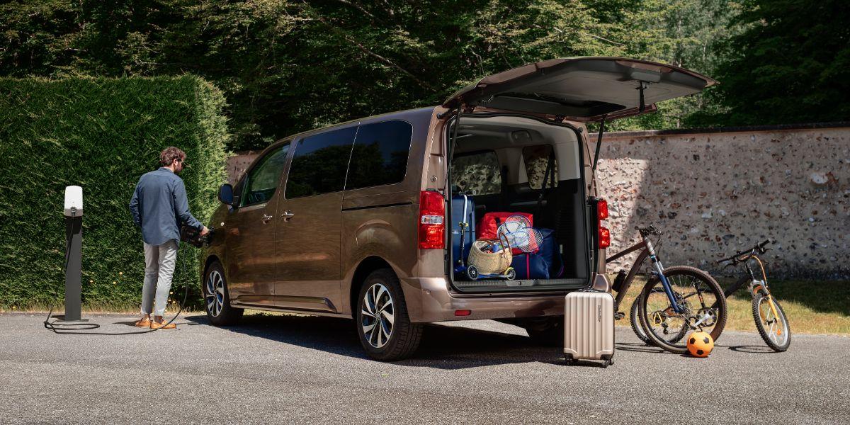 Citroen e-SpaceTourer, autoutilitara electrică cu autonomie de 330 de kilometri 3 Citroen a lansat noul e-SpaceTourer, utilitara electrică cu autonomie de 330 de kilometri