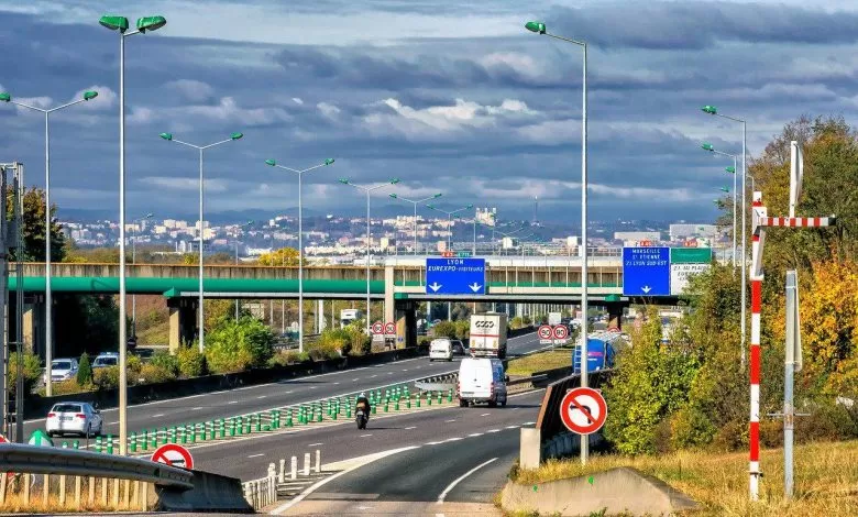 Cifra de afaceri a companiilor de transport franceze a scăzut cu 40%