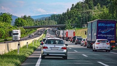 Germania: 20 de șoferi de camion amendați pentru că n-au format culoar unic de salvare