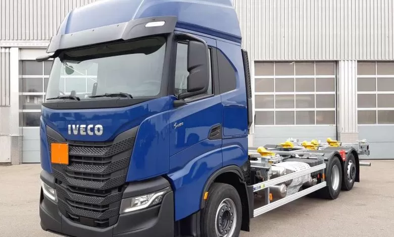 IVECO S-Way 6x2 disponibil din fabrică cu cinci variante de suprastructură interschimbabilă