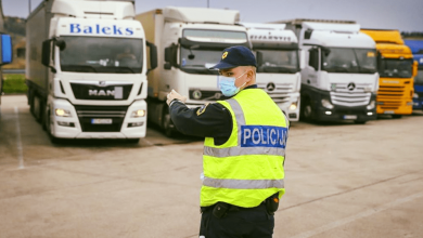 Șoferii de camion din anumite state, inclusiv România, riscă să intre în carantină în Slovenia