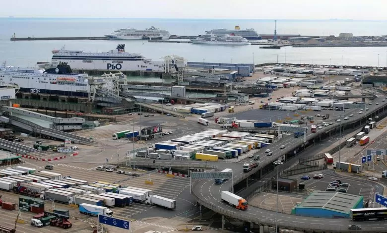 COVID-19: Șoferii de camion sunt excluși de la măsura carantinei obligatorii în Marea Britanie