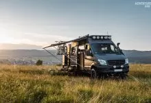 Adventure Van lansează The Watcher, o autorulotă dezvoltată pe baza unui Sprinter 4x4