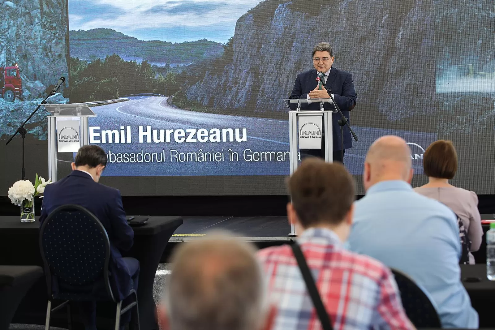 Ambasadorul Romaniei in Germania E.S. Dl Emil Hurezeanu