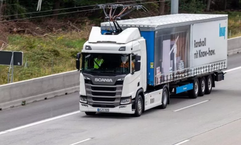 Knauf Gips a început testele cu Scania R 450 Hybrid cu pantograf