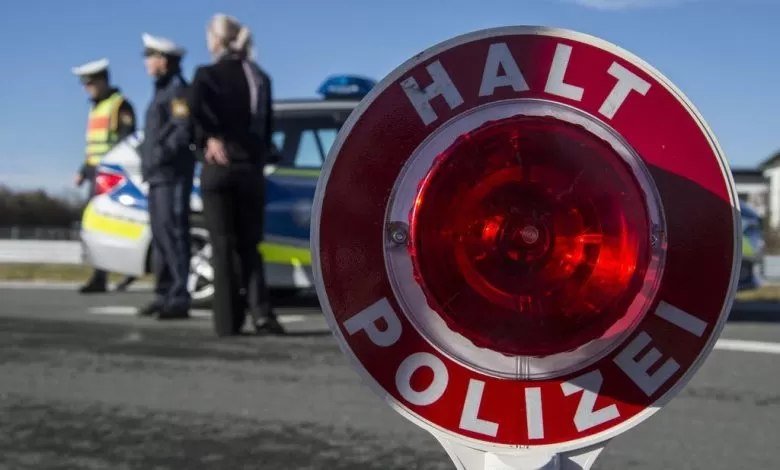 Poliția germană a surprins un șofer român de camion care fura motorină