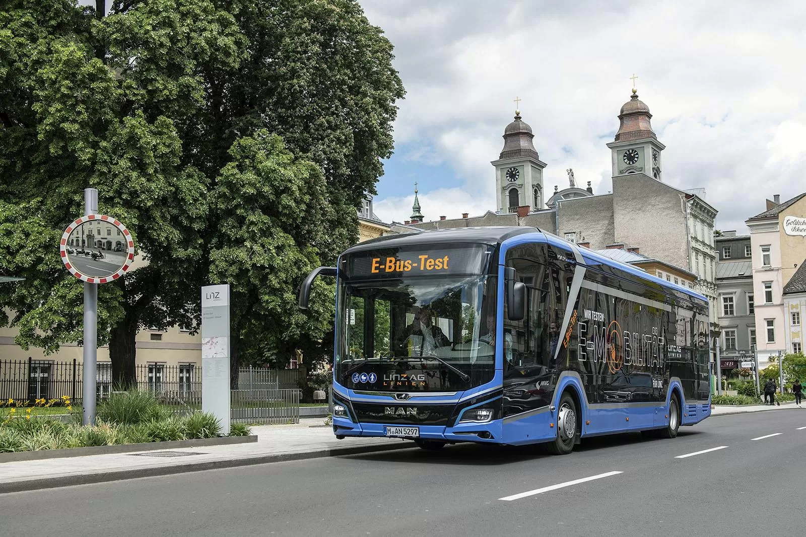 p buseot lionscitye linz 03