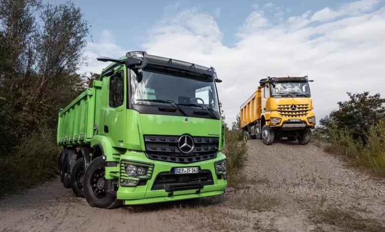 Noul Mercedes-Benz Arocs inovează transportul în construcții