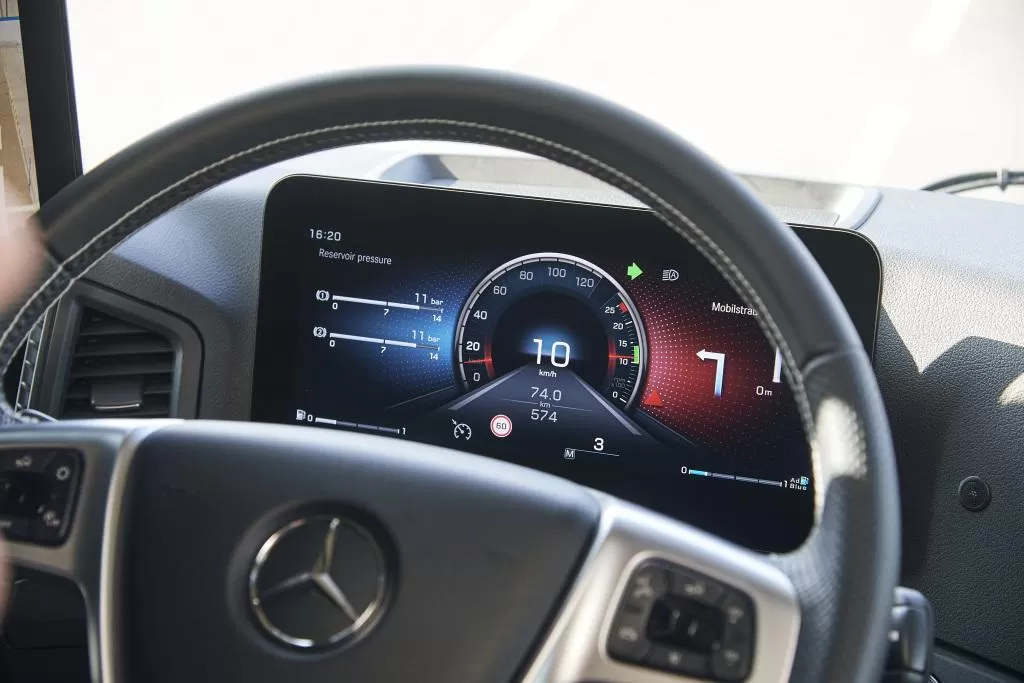 Active Sideguard Assist și Active Drive Assist 2 prezentate oficial de Mercedes-Benz Trucks