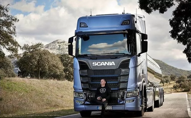 Spatele este cea mai afectată zonă în meseria de șofer de camion 1 Spatele este cea mai afectată zonă în meseria de șofer de camion