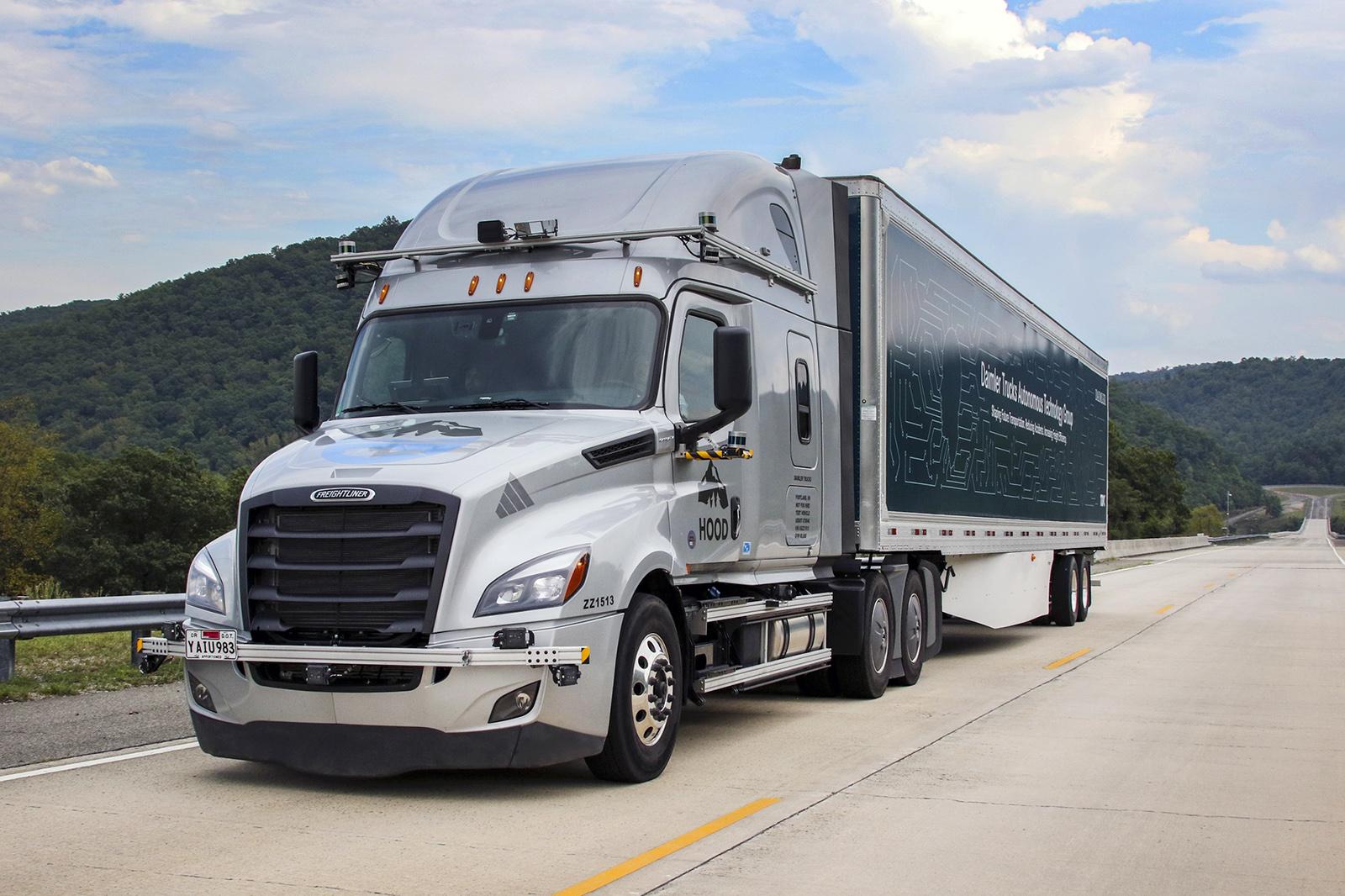 Daimler Trucks și Luminar vor dezvolta sisteme de conducere autonomă