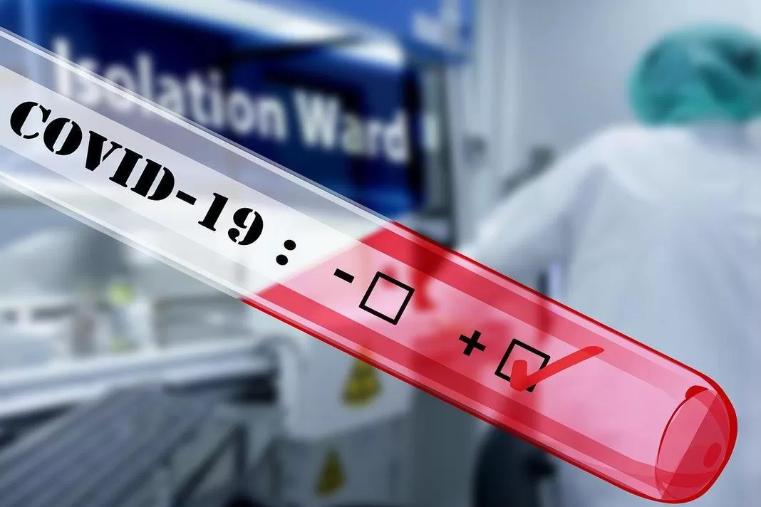 Șoferii testați COVID-19 pozitiv trebuie să se izoleze 10 zile în Marea Britanie 3 Coronavirus test