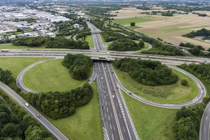 Guvernul federal va prelua administrarea autostrăzilor din Germania