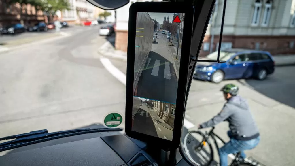 Cereri record pentru sistemul Sideguard Assist de la Mercedes-Benz Trucks