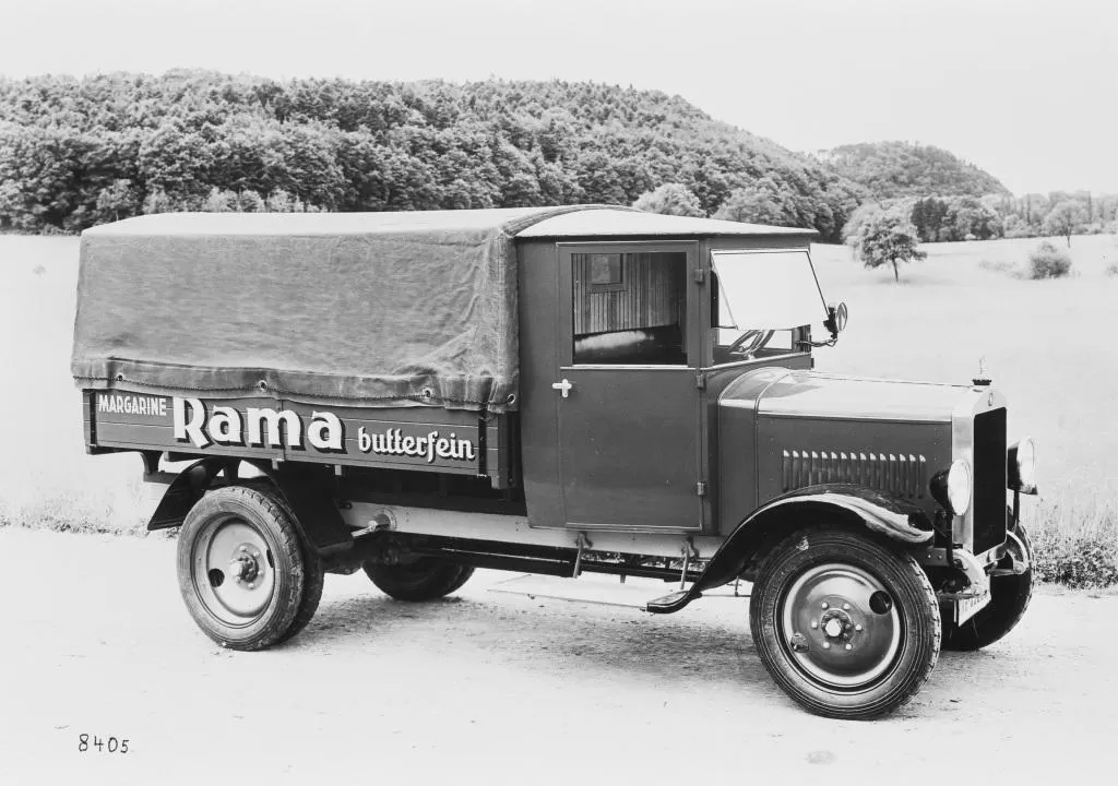 Evoluția interioarelor autoutilitarelor Mercedes-Benz din 1911, până în prezent 4 20A0661