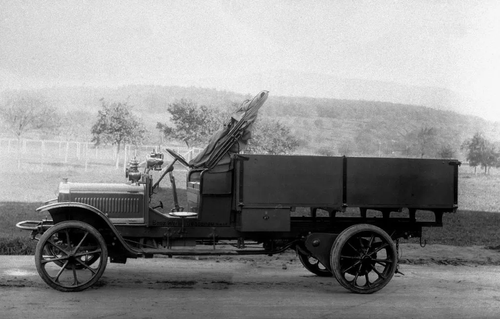 Evoluția interioarelor autoutilitarelor Mercedes-Benz din 1911, până în prezent 3 A39736