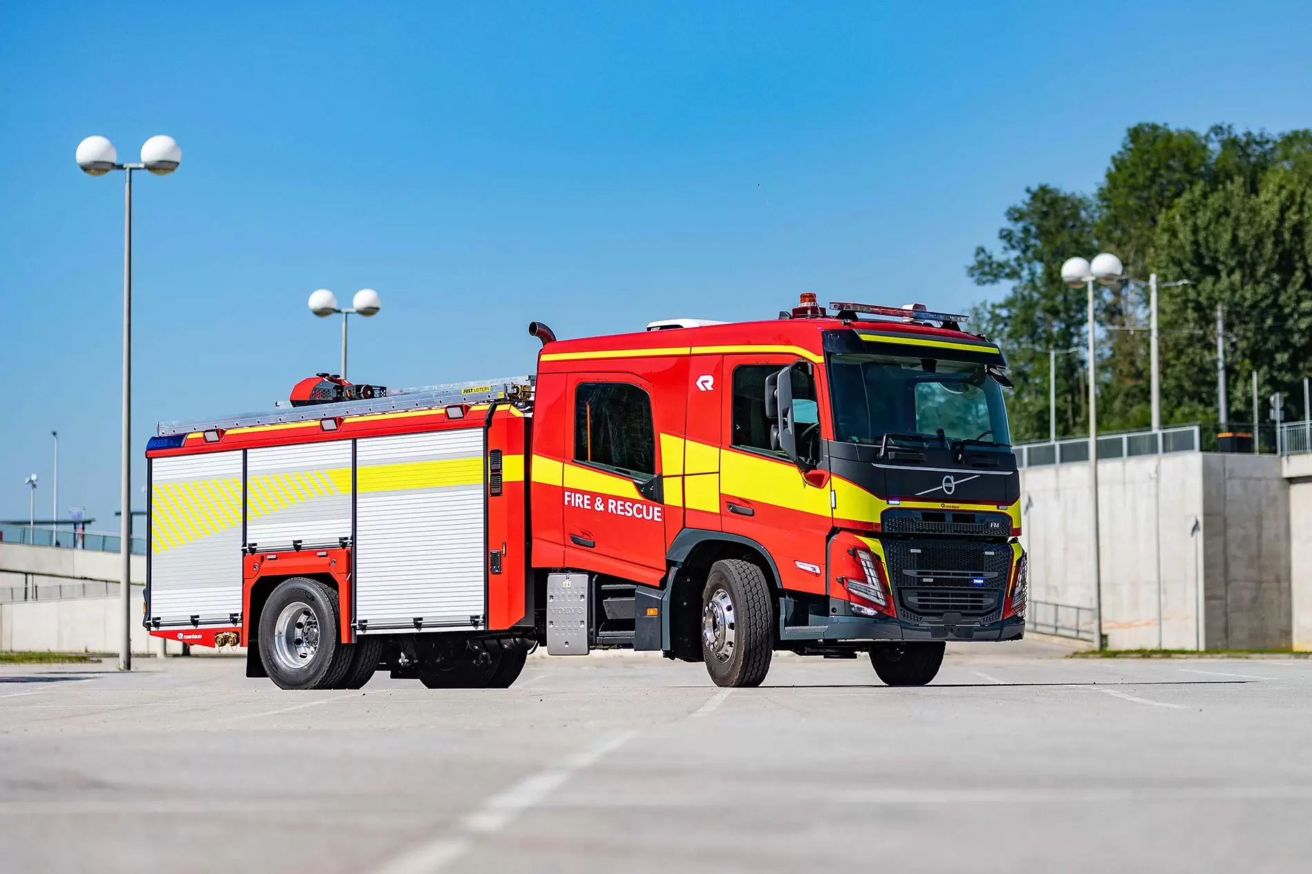 Noile Volvo FM și FMX disponibile în variante pentru servicii de urgență 5 T2021 0002