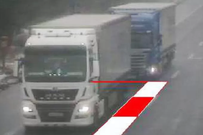 Germania | Sancționați pentru că nu au păstrat distanța de siguranță între camioane