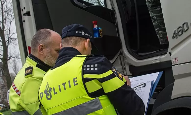 Vin vremuri grele în Belgia și Olanda pentru transportatorii est-europeni