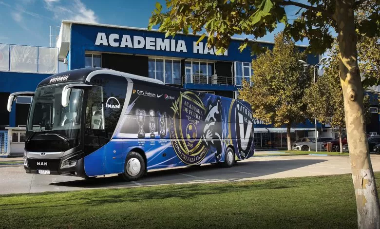 Echipa de fotbal FC Viitorul are un nou autocar MAN Lion’s Coach C