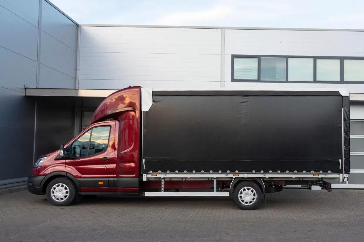 Ford Transit L5 poate transporta 10 europaleți 3 Transit L5 Carpol