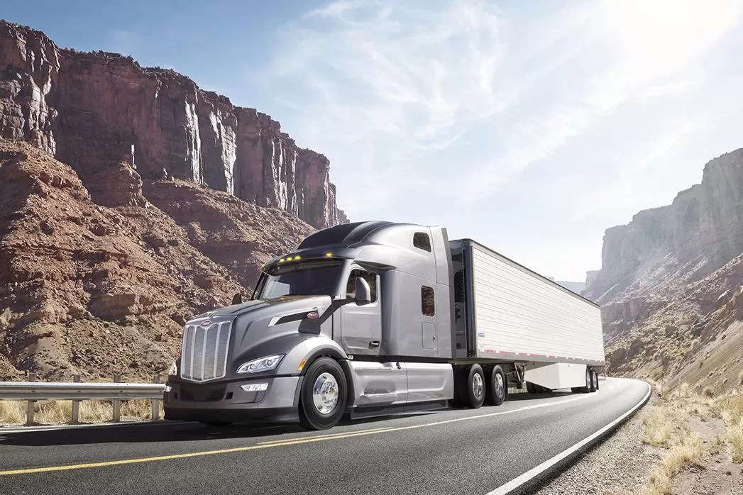 Americanii de la Peterbilt au prezentat în premieră noul Model 579