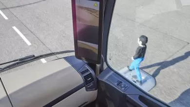 Active Sideguard Assist și Active Drive Assist 2 pot fi comandate pe camioanele Mercedes