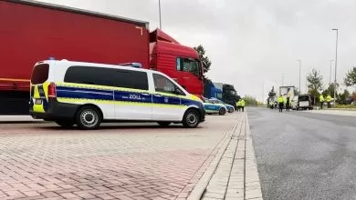 Un șofer român conducea de peste 14 ore, cu marfa insuficient securizată