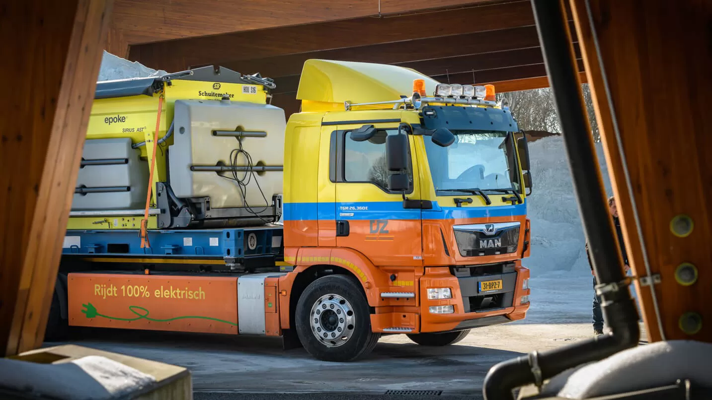 Camioane electrice MAN eTGM folosite la deszăpezire, în Olanda