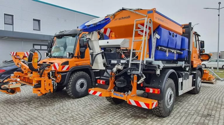Au fost livrate primele camioane multifuncționale Unimog pentru CNAIR