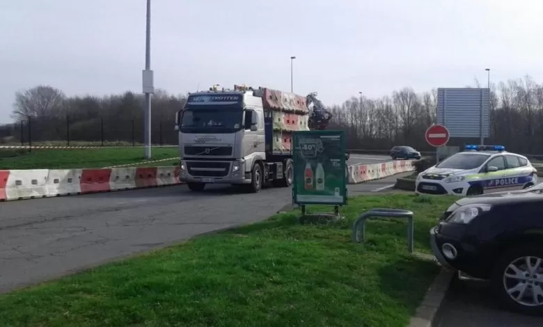 Franța închide două parcări de camioane din cauza imigranților