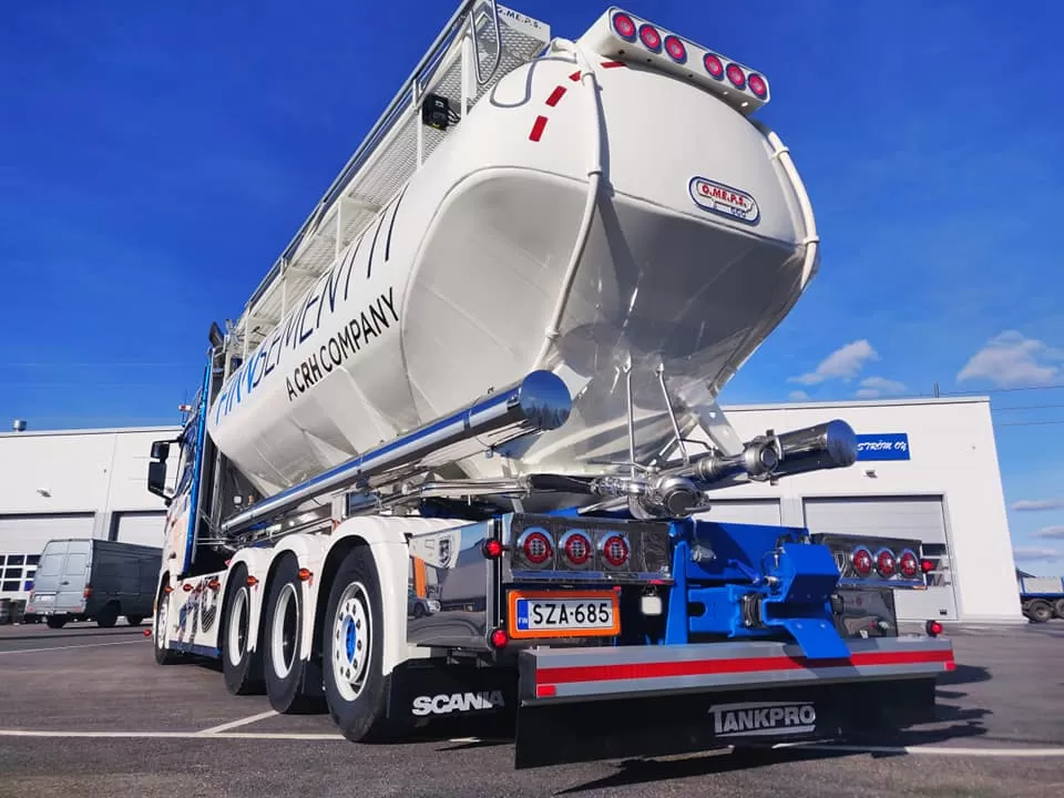 Scania Big Gun Auvinen Trucking 5