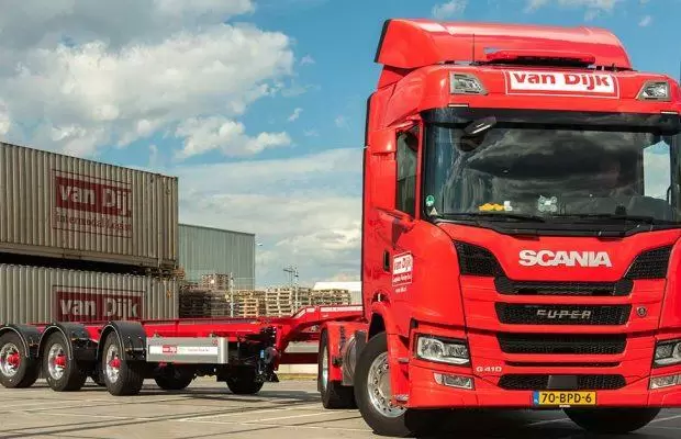 Combinație de 50 de tone tractată de un model Scania cu biogaz 3 Combinație de 50 de tone tractată de un model Scania cu biogaz
