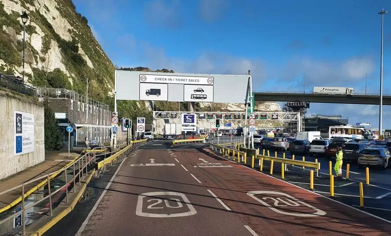 De azi, teste COVID și restricții de părăsire a cabinei pentru șoferi în Marea Britanie