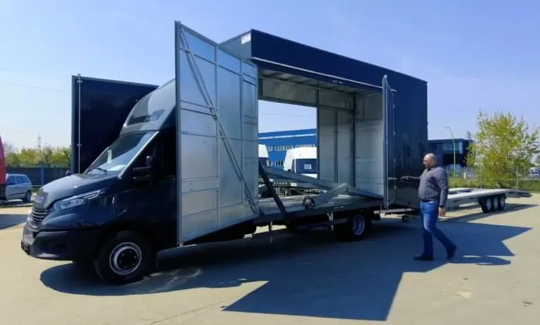 Transportor auto IVECO Daily cu loc pentru 4 mașini și 2 șoferi 1 Transportor auto IVECO Daily cu loc pentru 4 mașini și 2 șoferi