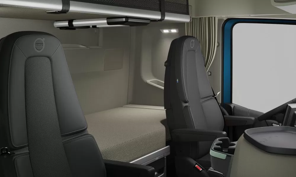 Volvo FH16 Iron Edition: puterea se combină cu prestigiul și confortul 3 Volvo FH16 Iron Edition: puterea se combină cu confortul