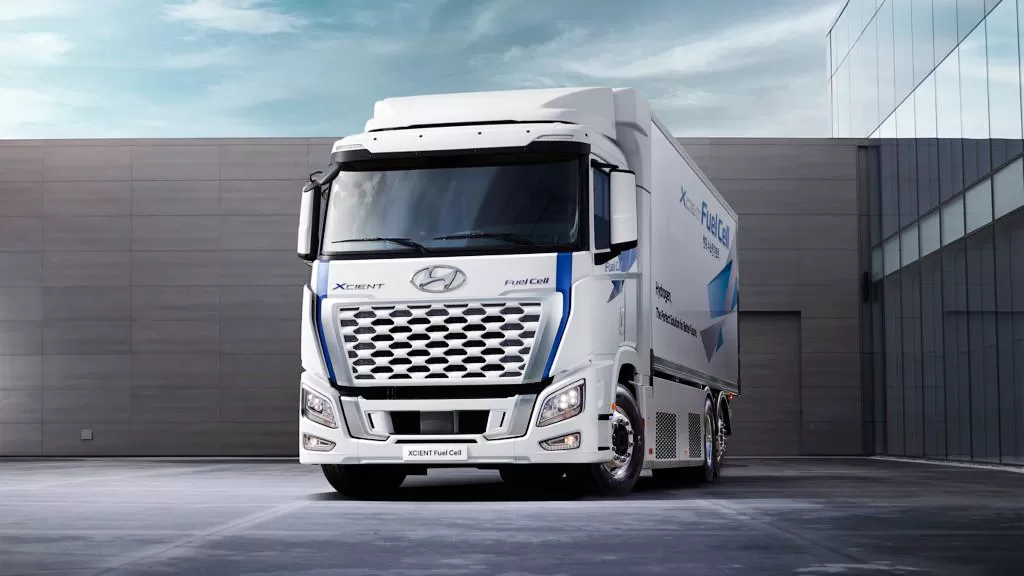 Hyundai XCIENT 2021: versiune 6x2 și sistem de rulare revizuit