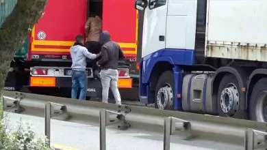 4.000 de lire amendă pentru fiecare imigrant găsit într-un camion, în Marea Britanie 1 4000 de lire amendă pentru fiecare imigrant găsit într-un camion, în UK