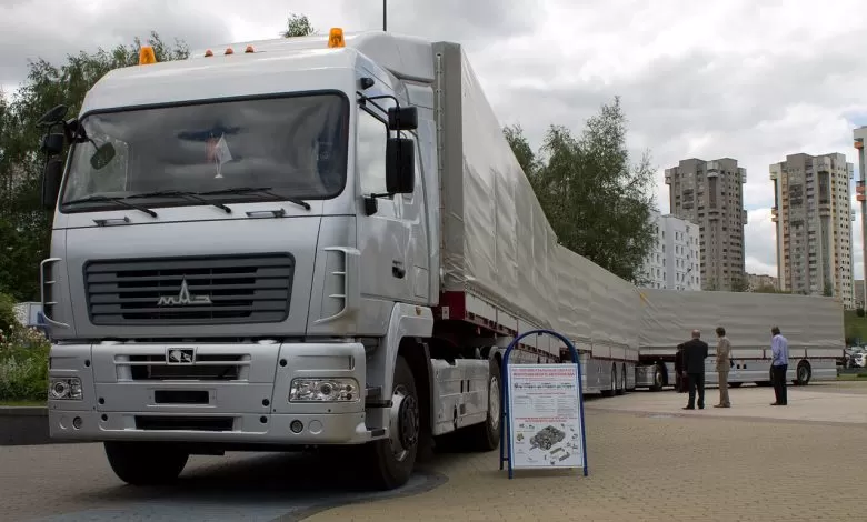 Cel mai lung prototip MAZ: 47 de metri, 3 semiremorci și 3 motoare