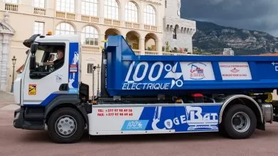 Suprastructură nouă pentru camioanele electrice Renault: lift hidraulic cu cârlig