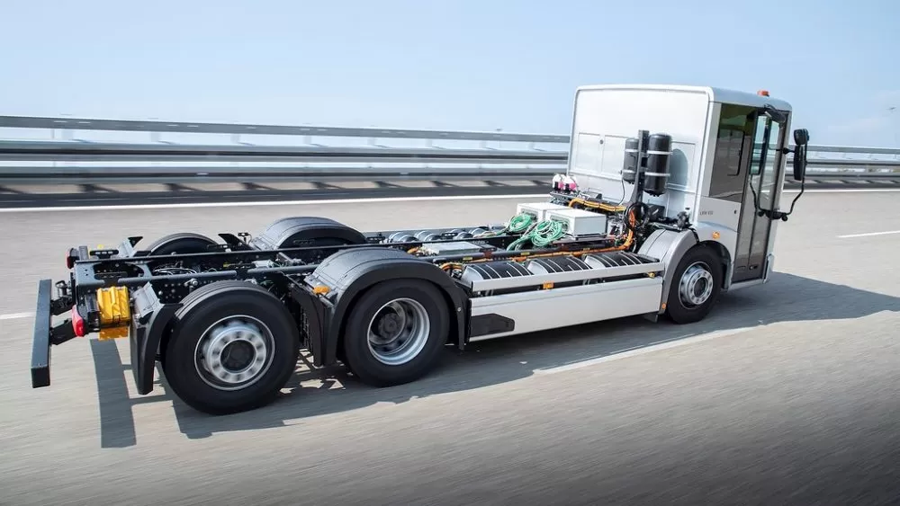 Mercedes testează al doilea camion electric al mărcii, eEconic