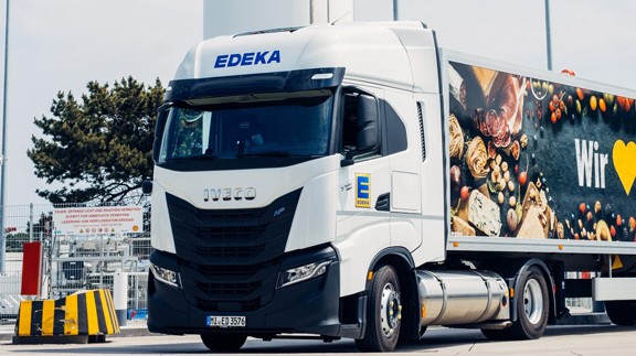 EDEKA va folosi camioane Iveco S-Way alimentate cu bio-LNG