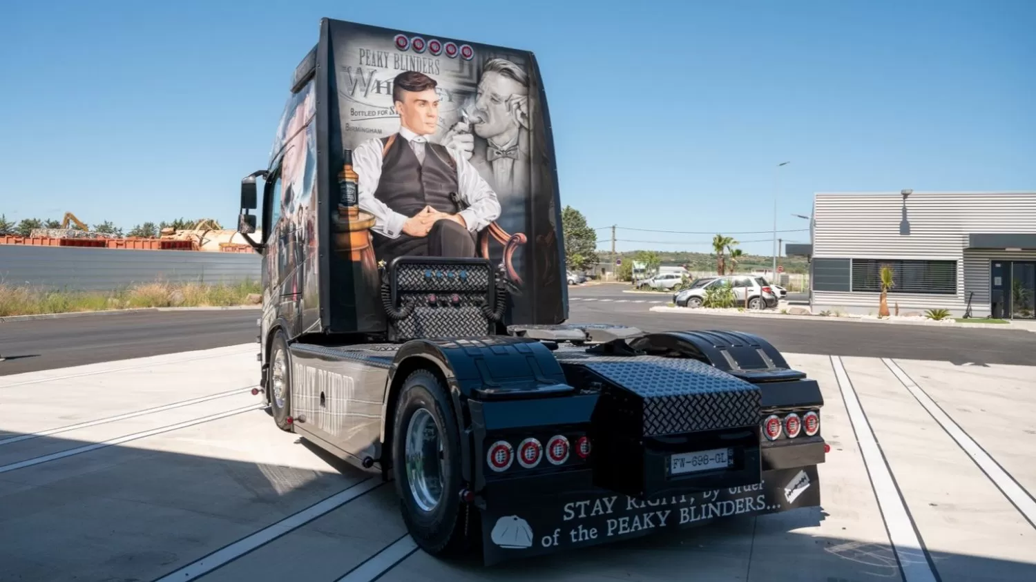 Volvo FH XXL Peaky Blinders pentru Transports Clareton (FOTO) 6 Volvo FH XXL Peaky Blinders pentru Transports Clareton (FOTO)